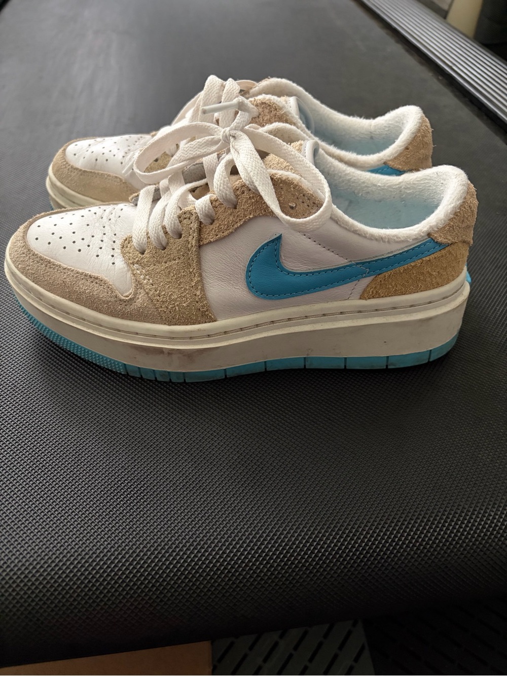 Air Jordan 1 Elevate Low SE Women's Shoes
Size: 5.5
